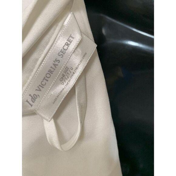 Victoria's Secret Women’s I Do Bride Rhinestone Bridal Robe White One Size - Picture 3 of 6